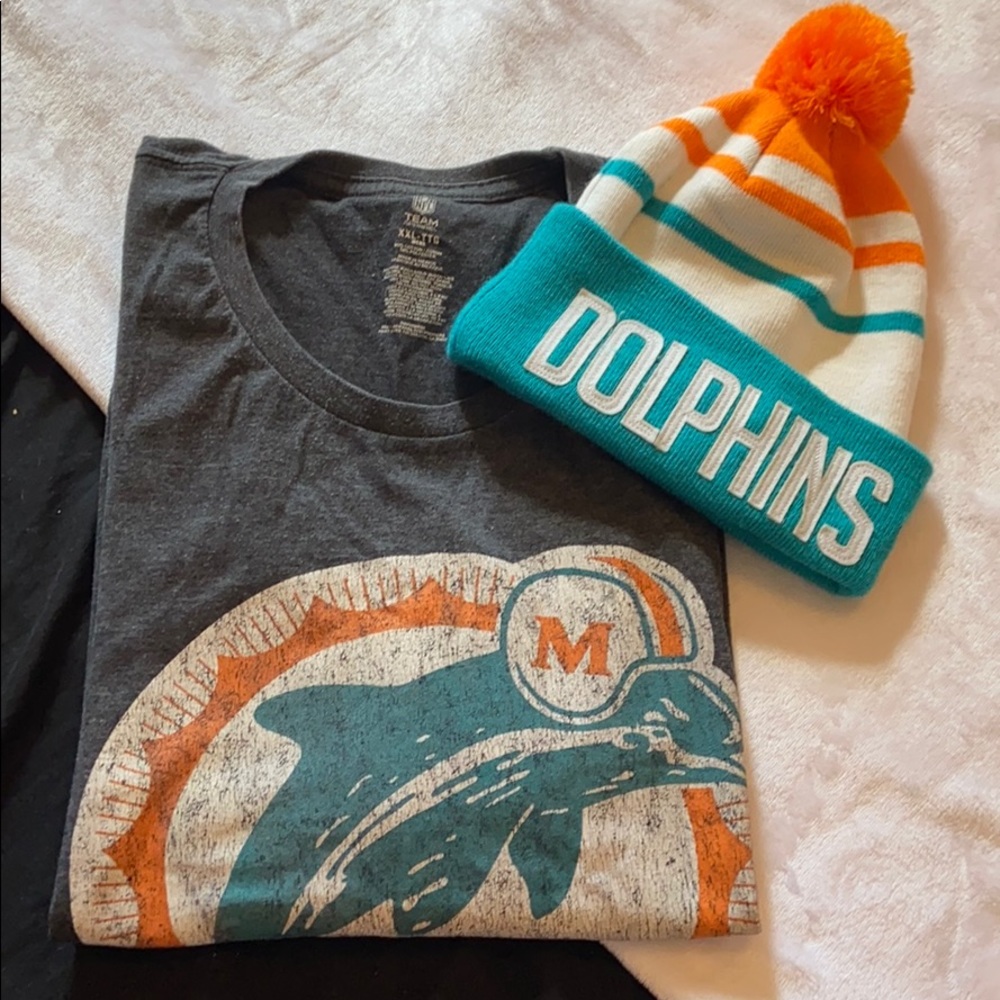 Miami Dolphin t-shirt
